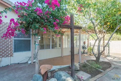 8601 Winlock St, Bakersfield, CA 93312 photo 31