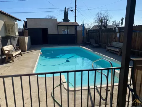 113 E Warren Ave, Bakersfield, CA 93308 photo 11