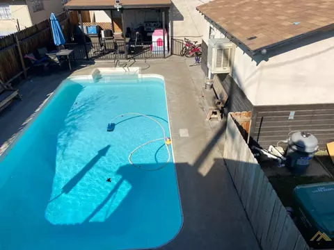 113 E Warren Ave, Bakersfield, CA 93308 photo 12