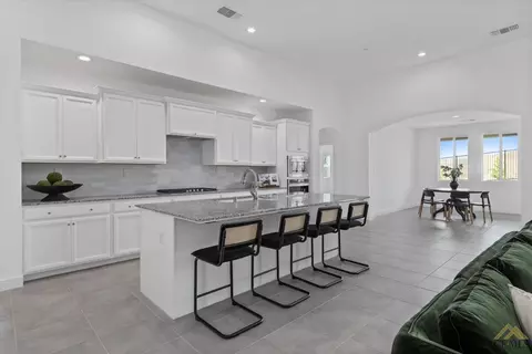 12142 Pendulum Dr, Bakersfield, CA 93306 photo 10