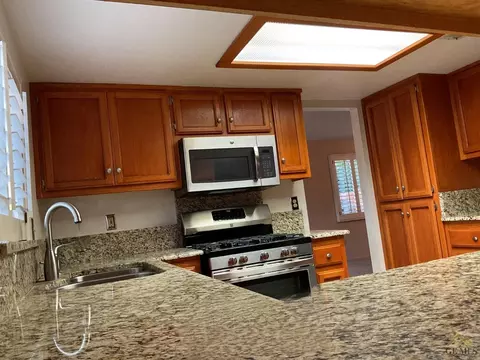 6701 Leisure St, Bakersfield, CA 93313 photo 5
