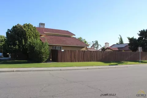 6701 Leisure St, Bakersfield, CA 93313 photo 2