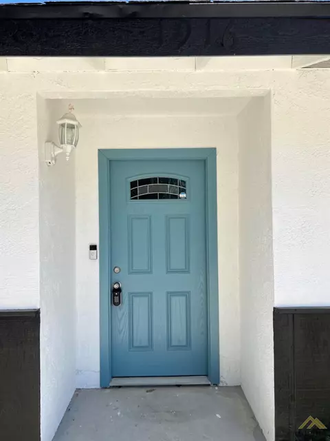1916 Poso Dr, Wasco, CA 93280 photo 2