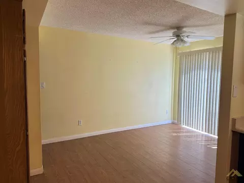 4312 Rosewall St, Bakersfield, CA 93313 photo 7