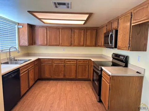 4312 Rosewall St, Bakersfield, CA 93313 photo 6