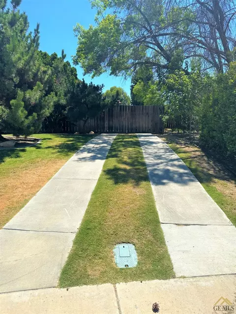 4312 Rosewall St, Bakersfield, CA 93313 photo 3
