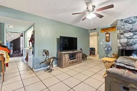 7627 Vera Ave, Bakersfield, CA 93307 photo 7