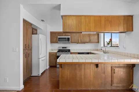 121 Chaparrel St, Tehachapi, CA 93561 photo 8