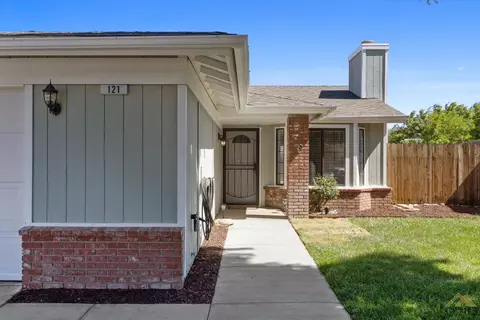 121 Chaparrel St, Tehachapi, CA 93561 photo 3