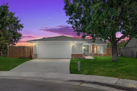 121 Chaparrel St, Tehachapi, CA 93561 photo 2