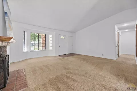 121 Chaparrel St, Tehachapi, CA 93561 photo 5