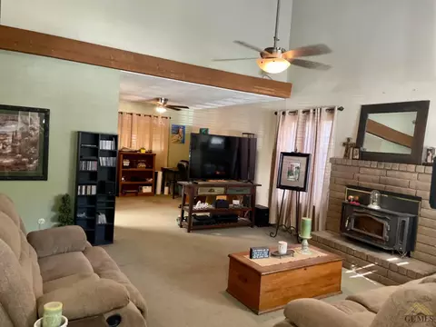 4304 Spaulding Ct, Bakersfield, CA 93313 photo 2