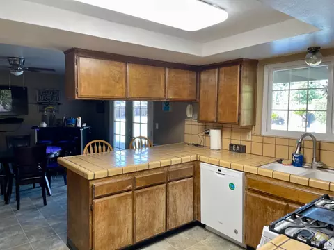 4304 Spaulding Ct, Bakersfield, CA 93313 photo 5