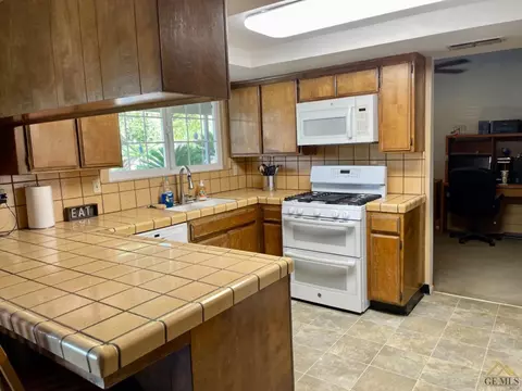 4304 Spaulding Ct, Bakersfield, CA 93313 photo 6