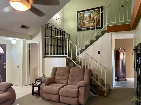 4304 Spaulding Ct, Bakersfield, CA 93313 photo 3