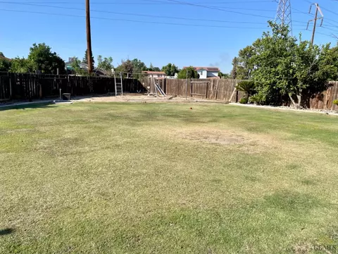 4304 Spaulding Ct, Bakersfield, CA 93313 photo 13