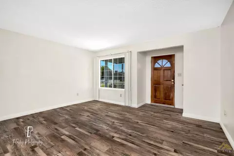 2125 4th St, Wasco, CA 93280 photo 3