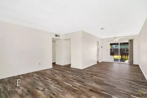 2125 4th St, Wasco, CA 93280 photo 4