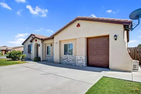 4701 Basque St, Bakersfield, CA 93313 photo 2