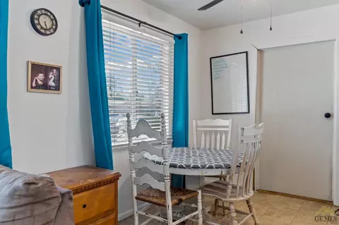 332 Elm St, Shafter, CA 93263 photo 9