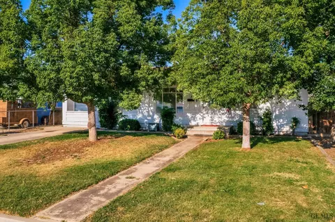 332 Elm St, Shafter, CA 93263 photo 3