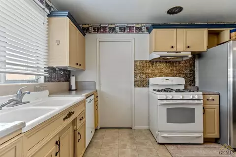 332 Elm St, Shafter, CA 93263 photo 11