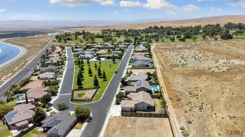 10620 Titanium Ave, Taft, CA 93268 photo 10