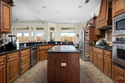 10620 Titanium Ave, Taft, CA 93268 photo 23