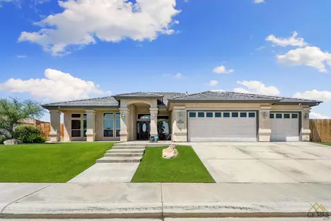 10620 Titanium Ave, Taft, CA 93268 photo 2