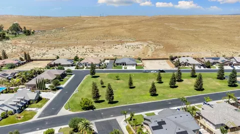 10620 Titanium Ave, Taft, CA 93268 photo 8