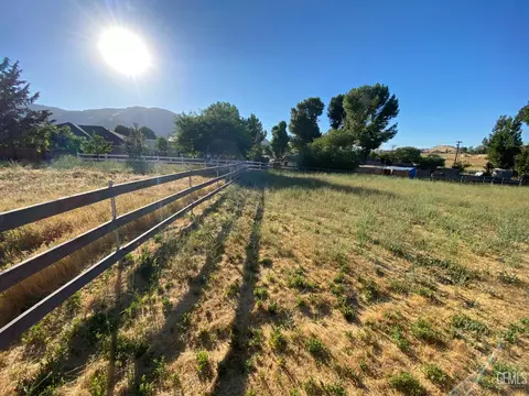 20405 Weston Ave, Tehachapi, CA 93561 photo 5