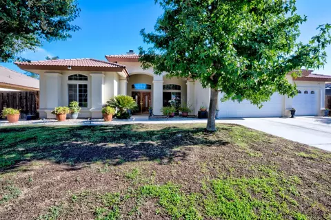 762 Pheasant Run Dr, Shafter, CA 93263 photo 2