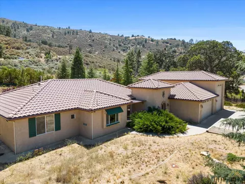 29900 Sunland Way, Tehachapi, CA 93561 photo 3