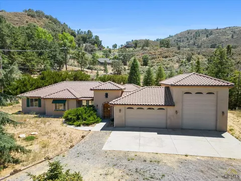 29900 Sunland Way, Tehachapi, CA 93561 photo 2