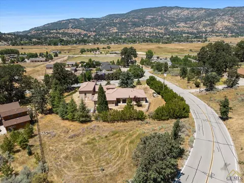 29900 Sunland Way, Tehachapi, CA 93561 photo 6