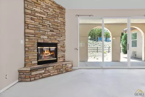 29900 Sunland Way, Tehachapi, CA 93561 photo 22