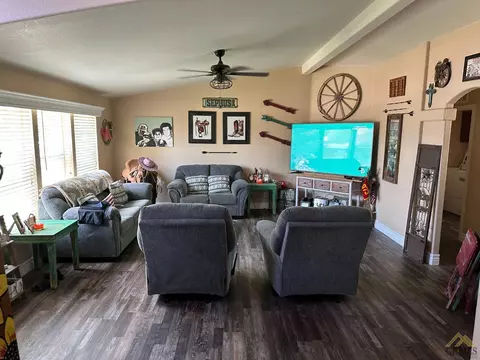 27550 Cypress St, Taft, CA 93268 photo 3
