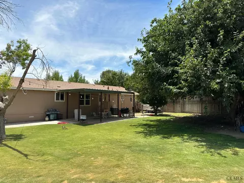 27550 Cypress St, Taft, CA 93268 photo 2