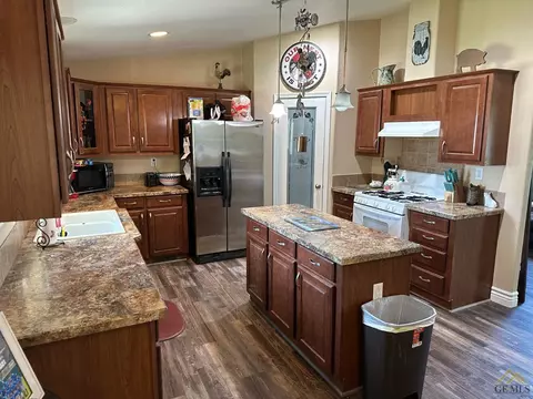 27550 Cypress St, Taft, CA 93268 photo 9