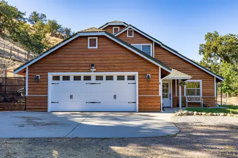 29521 Buckeye Ct, Tehachapi, CA 93561 photo 1