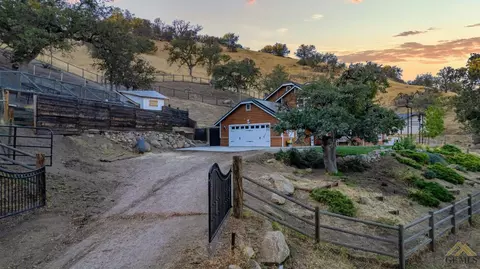 29521 Buckeye Ct, Tehachapi, CA 93561 photo 10