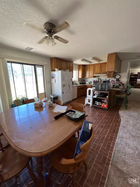 30000 Caddy Ln, Tehachapi, CA 93561 photo 6