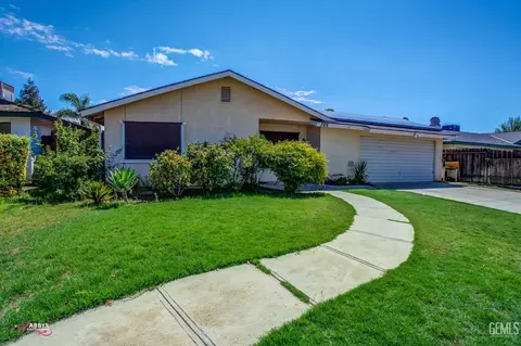 704 Iris St, Bakersfield, CA 93308 photo 5