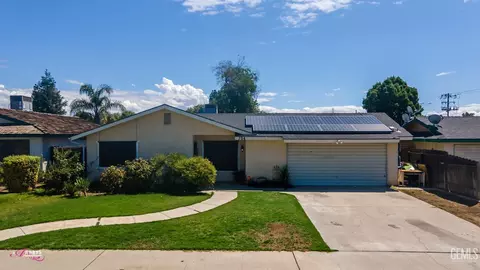 704 Iris St, Bakersfield, CA 93308 photo 12