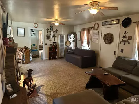 27545 Cypress St, Taft, CA 93268 photo 3