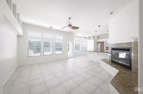 1512 Fieldspring Dr, Bakersfield, CA 93311 photo 9