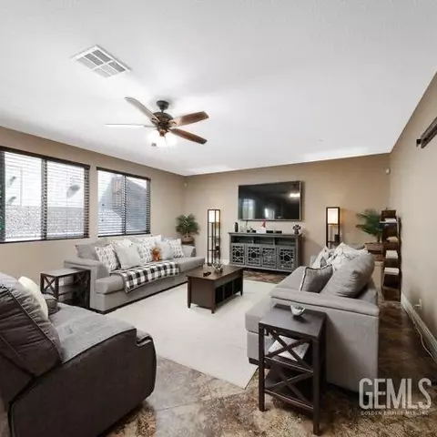 9510 Poseidon St, Bakersfield, CA 93306 photo 12