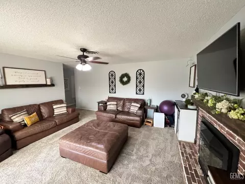 2115 9th St, Wasco, CA 93280 photo 4