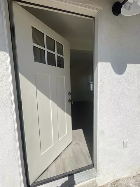 309 E 11th St, Bakersfield, CA 93307 photo 4