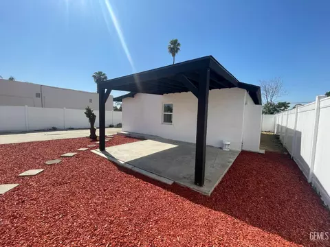 309 E 11th St, Bakersfield, CA 93307 photo 3